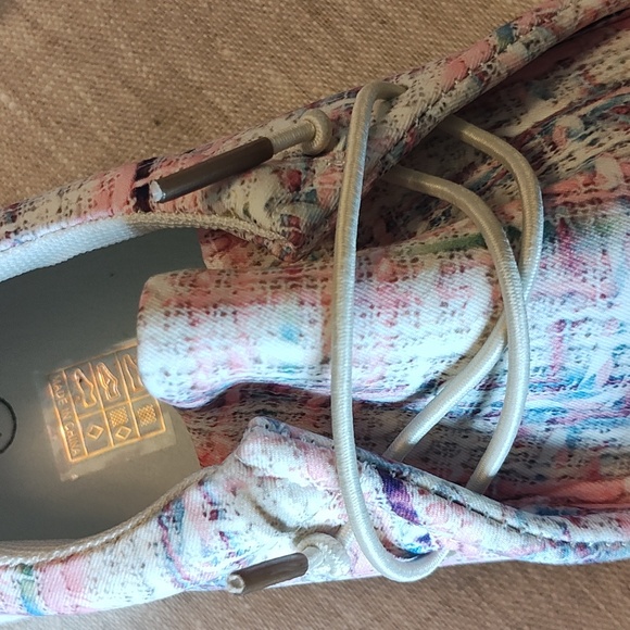 WOMEN: PINK CONFETTI SLIP-ON SHOES - Picture 15 of 15